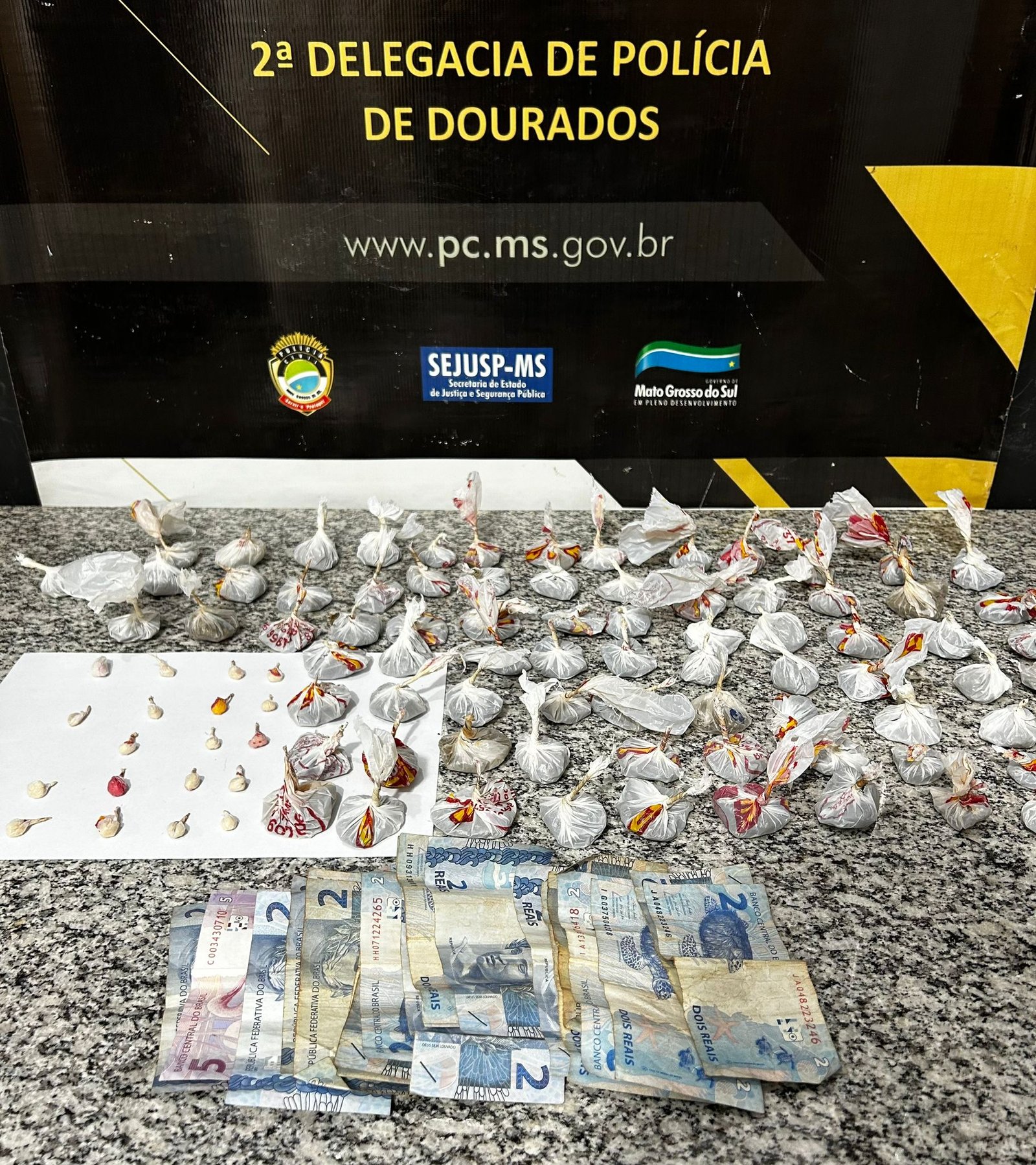 Ex-presidiário é flagrado com 110 porções de drogas na Aldeia Jaguapiru