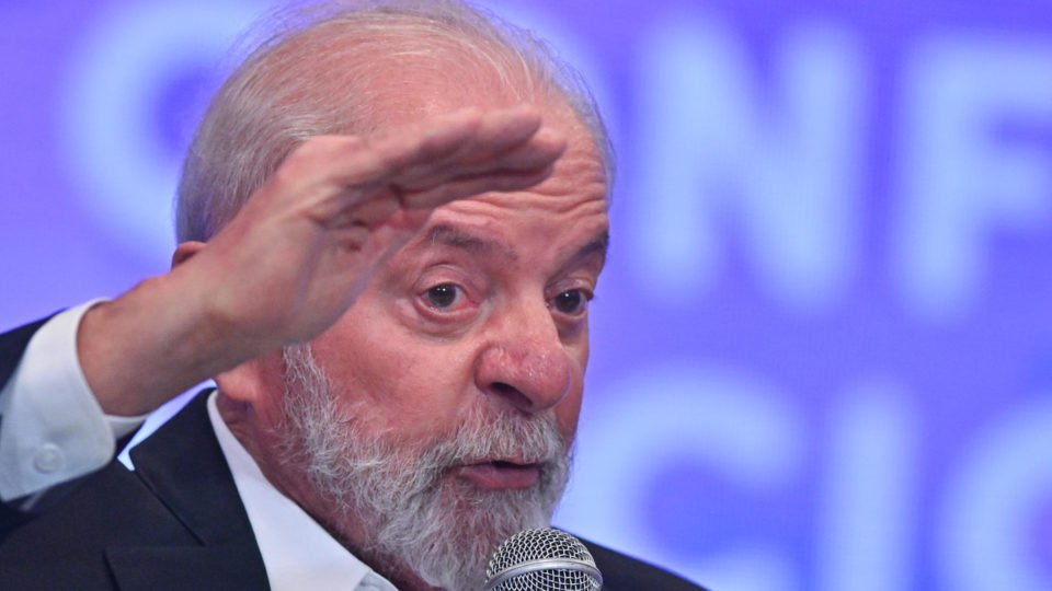 51% aprovam e 45% desaprovam Lula, diz pesquisa AtlasIntel