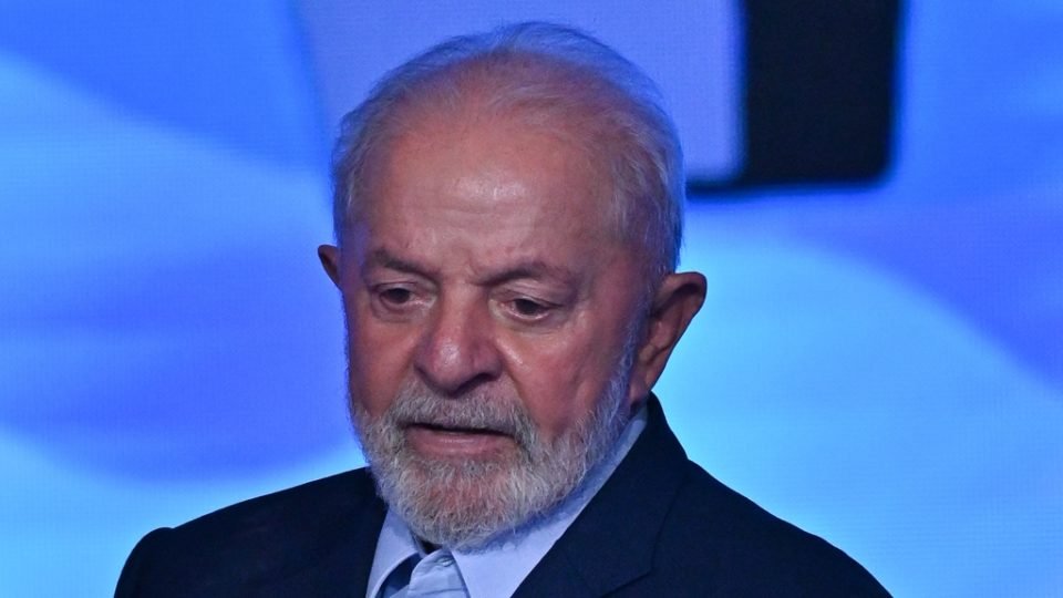 Avaliação positiva do governo Lula cai e chega a 37,4%, aponta CNT