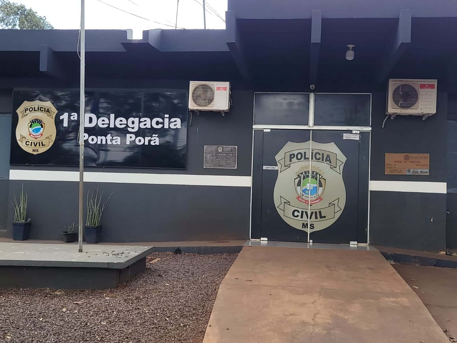 Homem é preso em Ponta Porã após agredir a ex-mulher e a neta