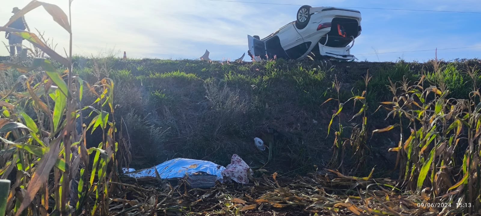 ASSISTA: Após capotamento na BR-463, uma pessoa morre e 3 são levadas para o hospital 