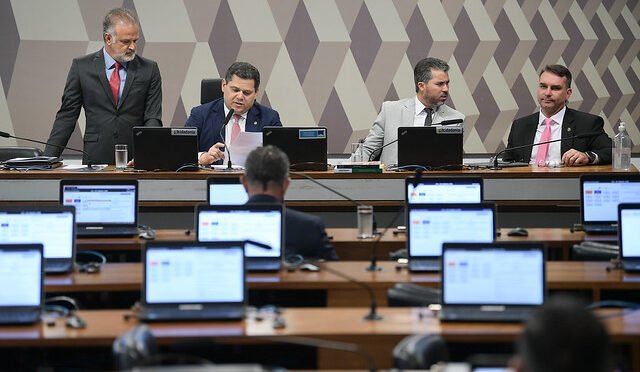 CCJ do Senado vota liberação de cassinos e jogos de azar; oposição quer barrar