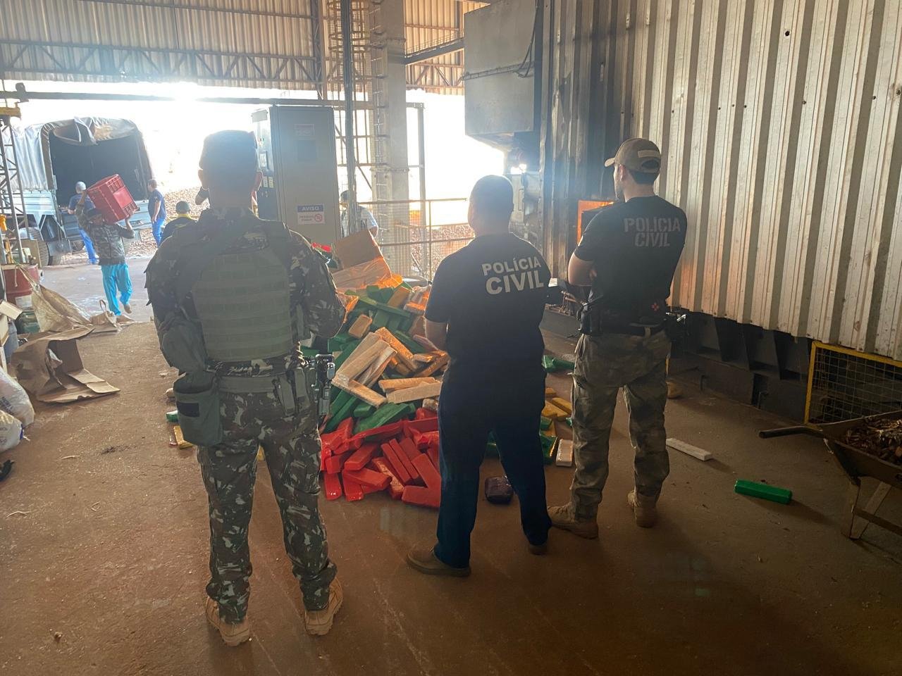 Exército auxilia Polícia Civil em ação de combate ao tráfico de drogas na fronteira de MS