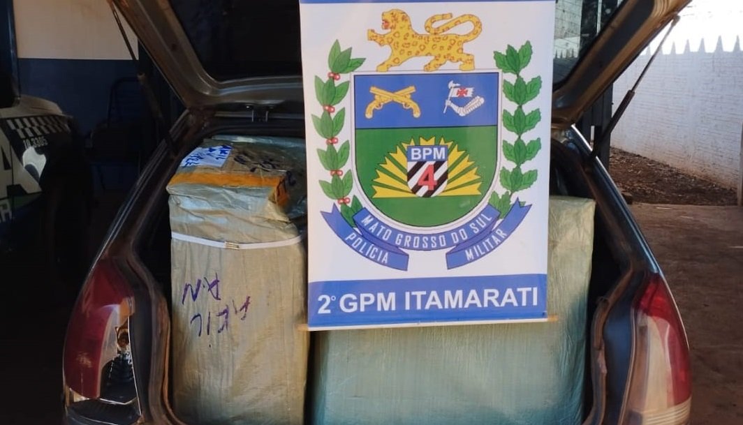 Polícia Militar apreende veículo com produtos paraguaios no distrito Nova Itamarati