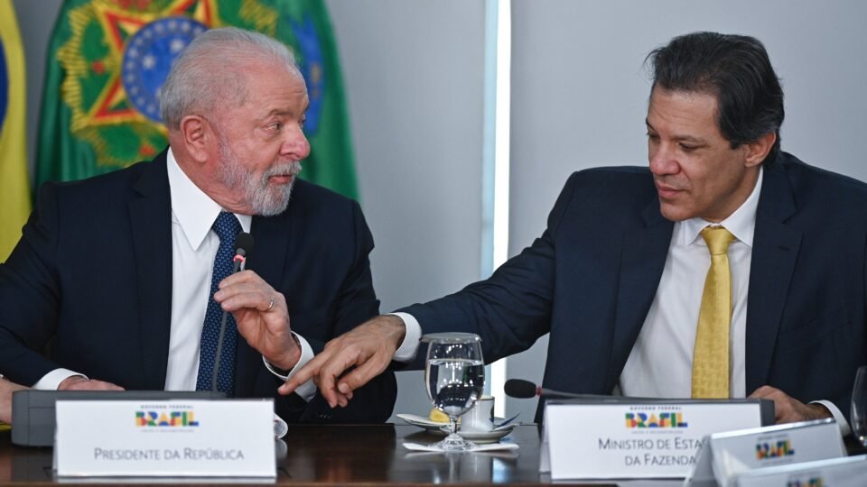 Medida do governo para compensar desoneração da folha deve elevar a carga tributária