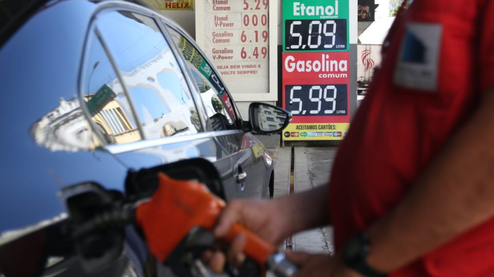 Roubo de cargas, furtos e fraudes com combustíveis geram prejuízo anual de R$ 29 bilhões ao país