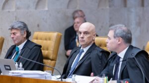 Mensagens de auxiliares de Moraes revelam desvios…