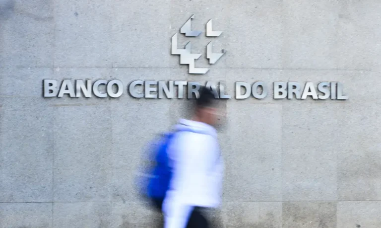 Mercado financeiro prevê inflação de 4,22% para&hellip;