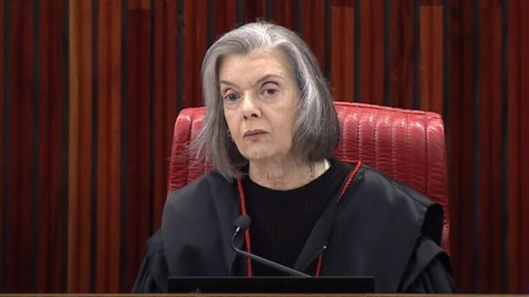 Cármen Lúcia nega que diminuiu rigidez sobre…