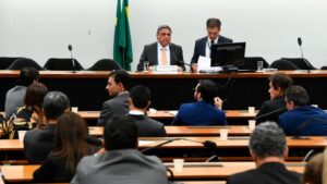 Comissão do Congresso rejeita crédito de R$…