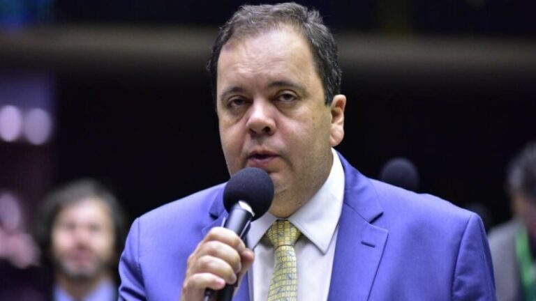 Candidato à sucessão de Lira assume liderança…