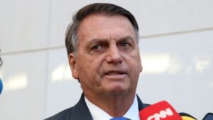 Bolsonaro pede arquivamento do caso das joias…