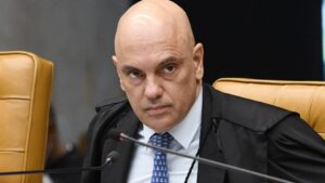 Moraes manda PF apreender celular de ex-assessor&hellip;