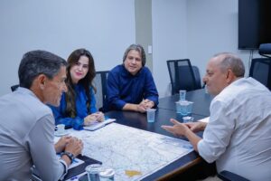 Deputado Caravina se reúne na SEILOG para buscar…