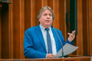 Deputado Caravina alerta para falta de policiais e…