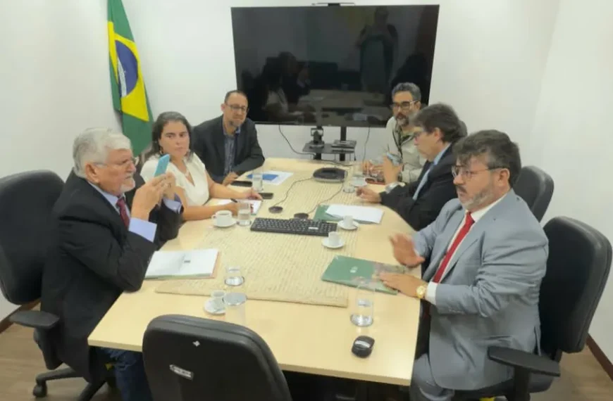Carlos Bernardo cumpre agenda em Brasília com Ministro e debate construção de 4 mil casas na área do Exercito em Ponta Porã