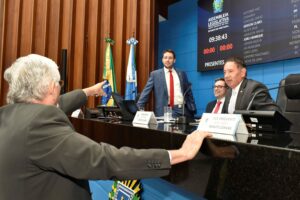 Deputados aprovam matéria que veda contratação pelo Poder…
