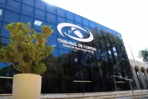 Lei garante salário de R$ 41.845 para conselheiros…