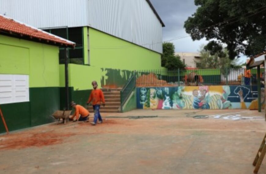 Projeto que ocupa mão de obra prisional promove reforma de 16ª escola estadual na capital